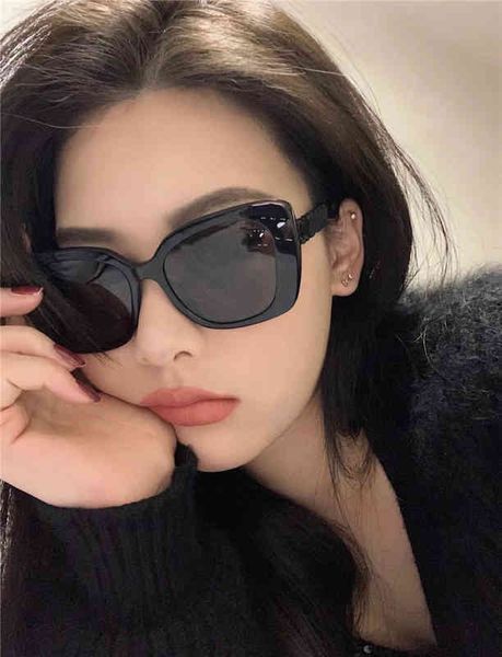 sunglasses ch54 small fragrance hepburn style red book net identical letters diamond studded black frame women, White;black
sunglasses ch54 small fragrance hepburn style red book net identical letters diamond studded black frame women, White;black