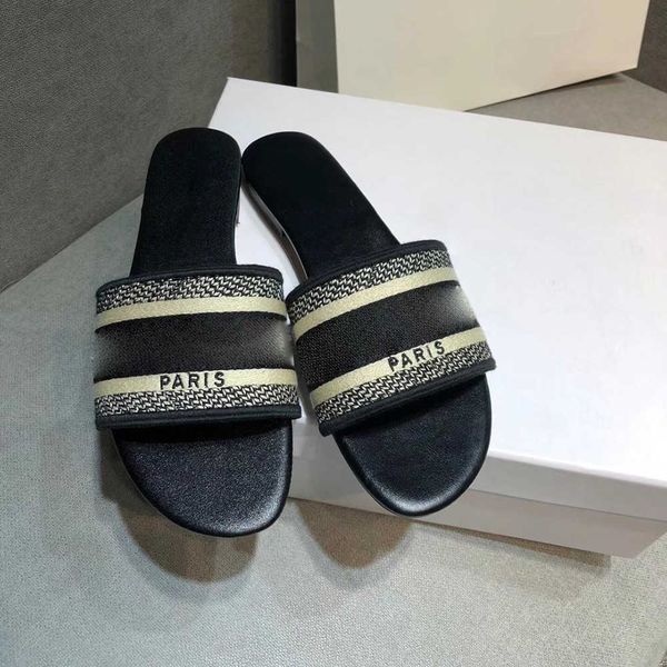 designer women slippers embroidered sandals floral brocade fashion flip-flops striped beach genuine leather dazzling flowers slippwe with, Black
designer women slippers embroidered sandals floral brocade fashion flip-flops striped beach genuine leather dazzling flowers slippwe with, Black
