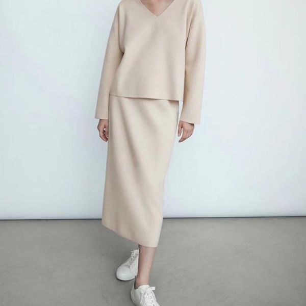 work dresses women's knitted suit with skirt solid 2022 autumn loose female sets v-neck pullovers and pockets midi skirts fashion casua, White;black
work dresses women's knitted suit with skirt solid 2022 autumn loose female sets v-neck pullovers and pockets midi skirts fashion casua, White;black