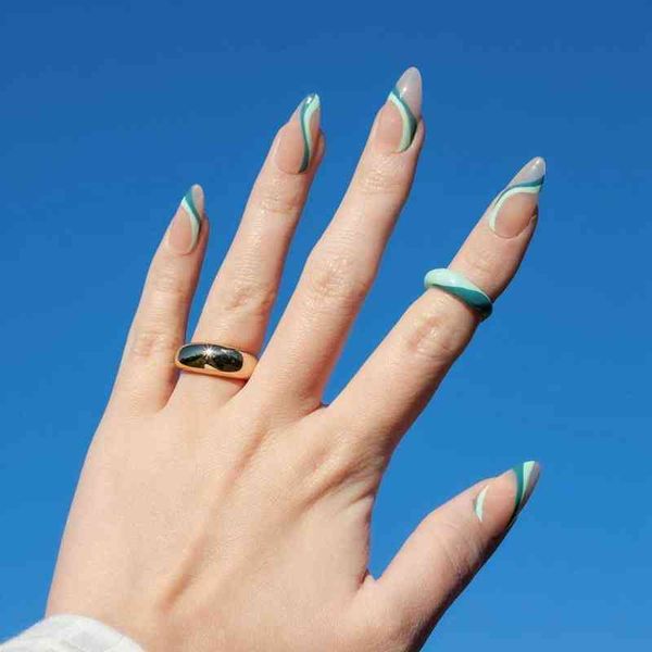false nails 24pcs detachable color wave green lines ballerina full cover fake diy glue press on wearable patch 0616, Red;gold
false nails 24pcs detachable color wave green lines ballerina full cover fake diy glue press on wearable patch 0616, Red;gold