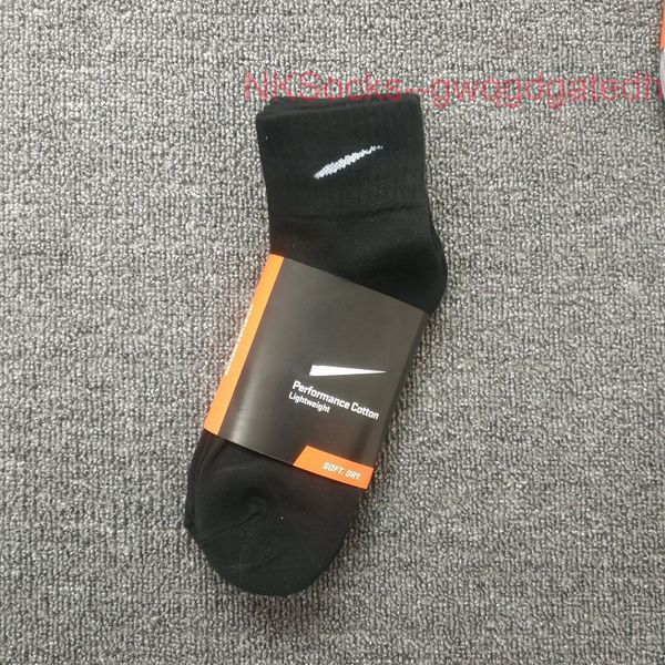 men's classic fashion socks 3 pairs of 1 card hook brand designer versatile sports sock men women luxury wear medium short sportsocks w, Black
men's classic fashion socks 3 pairs of 1 card hook brand designer versatile sports sock men women luxury wear medium short sportsocks w, Black