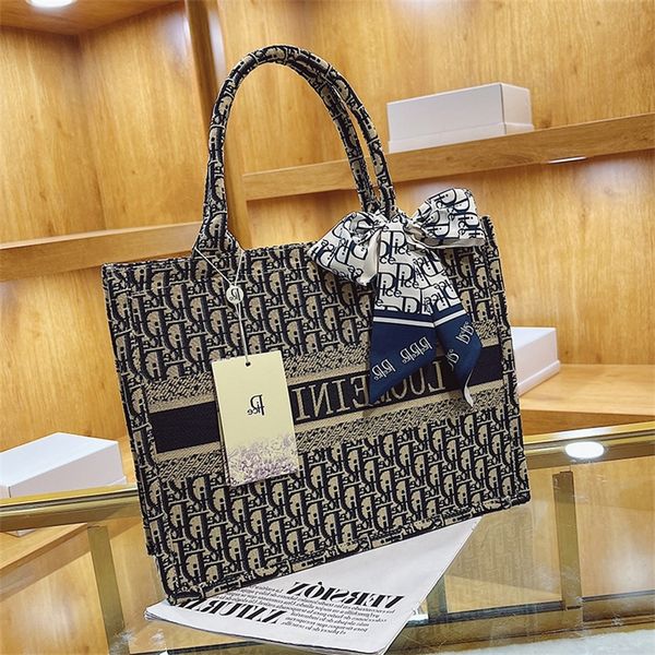 purse large bag female 2022 new canvas embroidery large capacity one shoulder armpit bag lap tote bag
purse large bag female 2022 new canvas embroidery large capacity one shoulder armpit bag lap tote bag