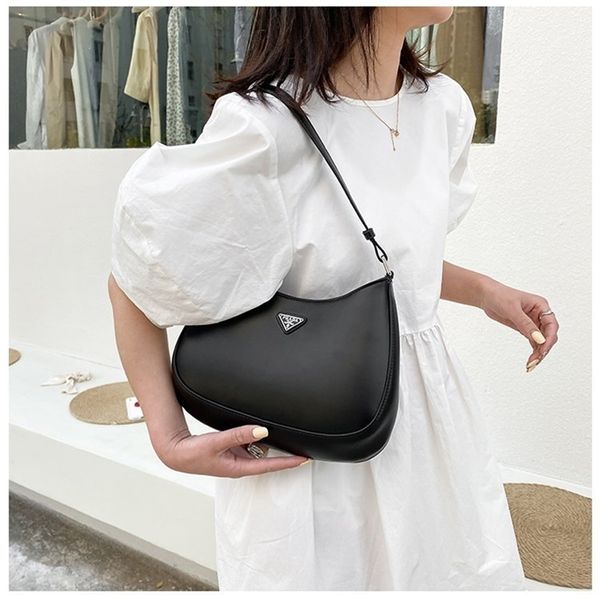 this year's popular women's summer new fashion armpit foreign style single messenger design purses online
this year's popular women's summer new fashion armpit foreign style single messenger design purses online
