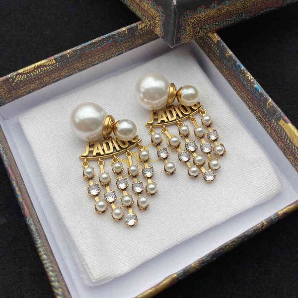 net red 2022 new fashion style full of diamond pearl tassel long exaggerated earrings silver needle, Golden
net red 2022 new fashion style full of diamond pearl tassel long exaggerated earrings silver needle, Golden