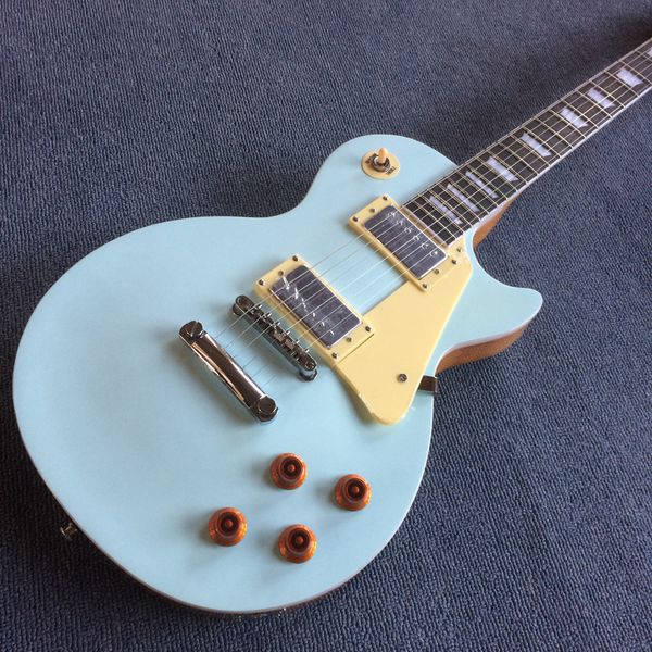 rosewood fingerboard electric guitar, blue silver and transparent back, solid mahogany body electric guitar
rosewood fingerboard electric guitar, blue silver and transparent back, solid mahogany body electric guitar