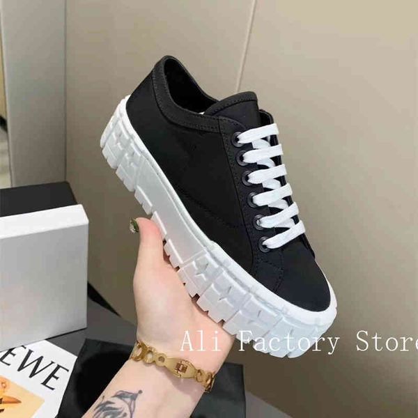 dress shoes spring autumn brand design flat shoes women thick bottom high round head cute casual lace-up size 34-40, Black
dress shoes spring autumn brand design flat shoes women thick bottom high round head cute casual lace-up size 34-40, Black