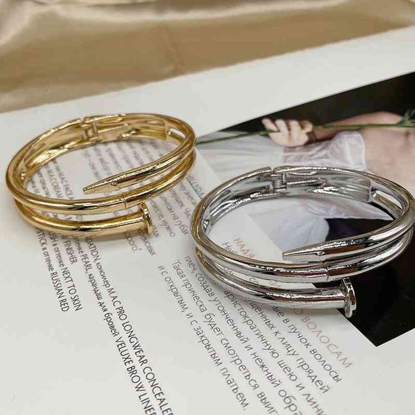 designer new electroplating 18k nail head bracelet women's exaggerated spring opening card home c home, Black
designer new electroplating 18k nail head bracelet women's exaggerated spring opening card home c home, Black