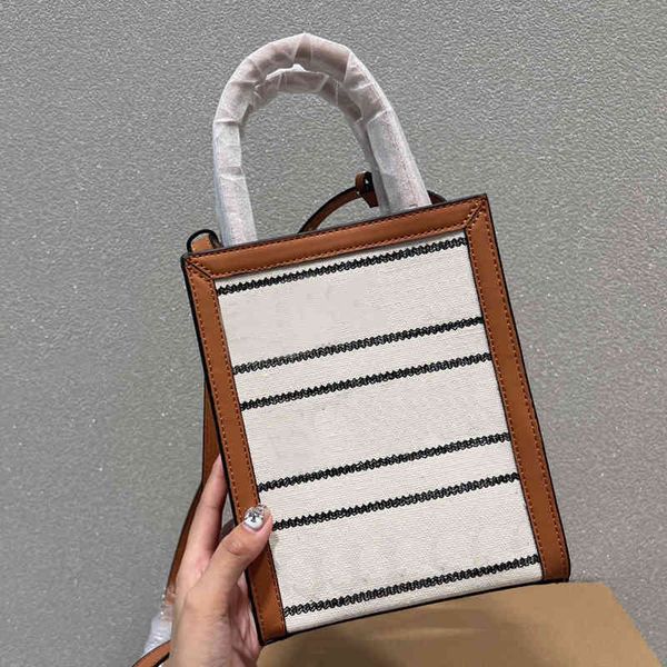 classic canvas totes women designer handbags letter print shopping bag color matching handbag lady crossbody bags purses 220704
classic canvas totes women designer handbags letter print shopping bag color matching handbag lady crossbody bags purses 220704