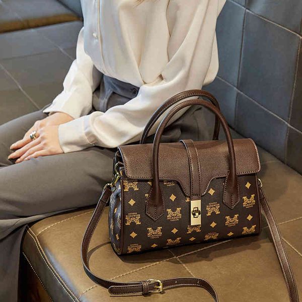 the new designer handbags women's bag summer 2022 versatile one shoulder tote fashion fire high-grade hand-held msenger trend
the new designer handbags women's bag summer 2022 versatile one shoulder tote fashion fire high-grade hand-held msenger trend