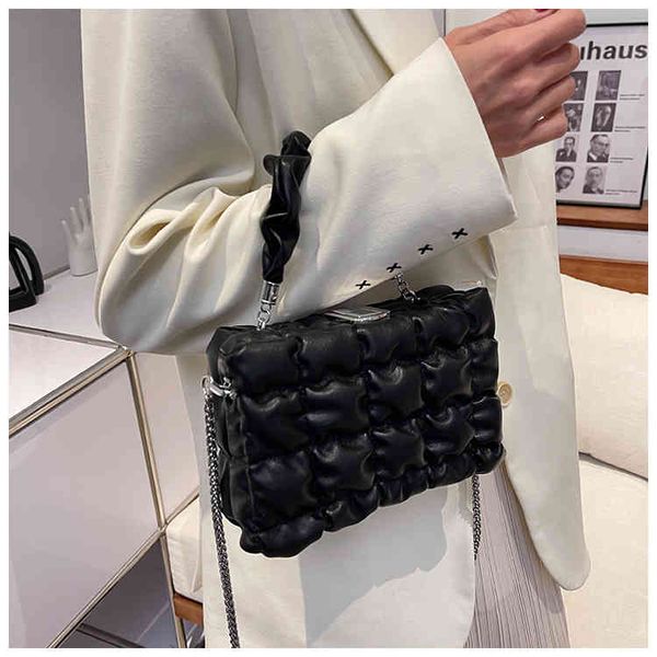 checkered small bag women's fragrance fashion shoulder msenger red chain 2022 trendy design ladies sachet
checkered small bag women's fragrance fashion shoulder msenger red chain 2022 trendy design ladies sachet