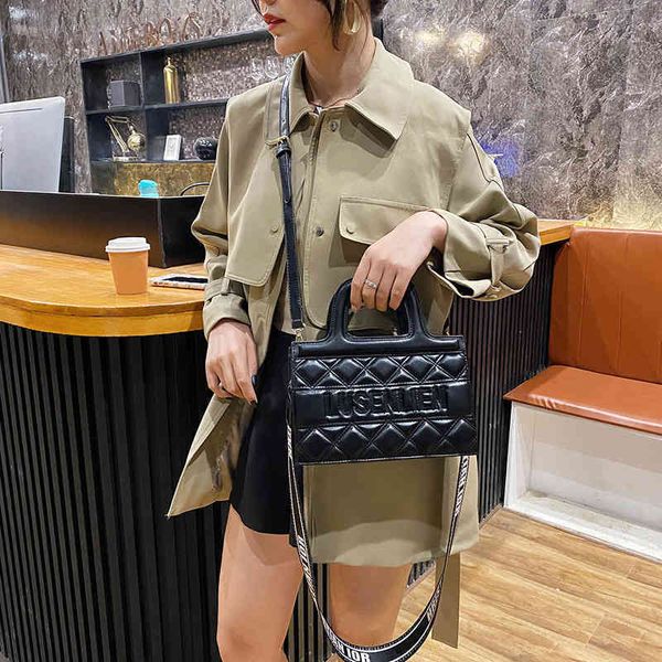 outlet handbags high sense small women's autumn and winter new wide shoulder belt messenger versatile hand 
outlet handbags high sense small women's autumn and winter new wide shoulder belt messenger versatile hand