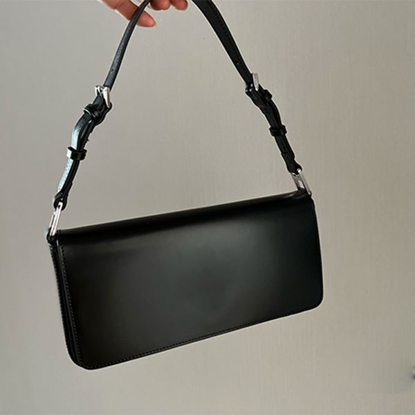 classic 2022 spring and summer new p nylon underarm bag fashion one-shoulder armpit women's bag lacquer leather trend totes
classic 2022 spring and summer new p nylon underarm bag fashion one-shoulder armpit women's bag lacquer leather trend totes