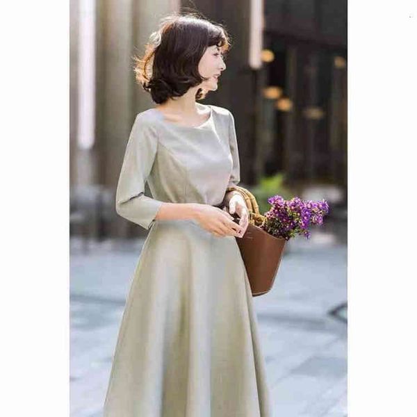 casual dresses autumn and winter paris elegant hepburn style big swing wool solid color temperament french dress women, Black;gray
casual dresses autumn and winter paris elegant hepburn style big swing wool solid color temperament french dress women, Black;gray