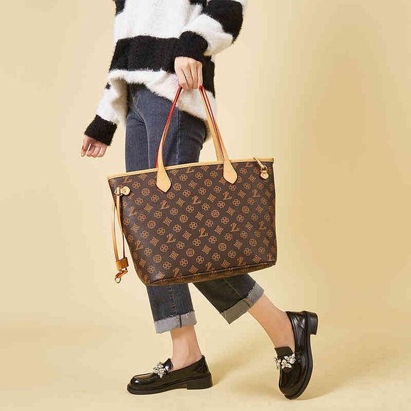 handbag 2022 large capacity bag women's fashion messenger leisure one shoulder strap tote, Black;red
handbag 2022 large capacity bag women's fashion messenger leisure one shoulder strap tote, Black;red