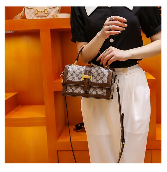 women men luxury designers bags shoulder flap crossbody big shopping bag wallets totes double letters tiger head beads hasp square purse bag
women men luxury designers bags shoulder flap crossbody big shopping bag wallets totes double letters tiger head beads hasp square purse bag