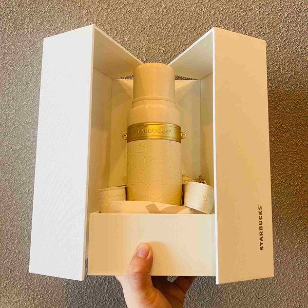 starbucks cup 2022 cherry blossom season 580ml milk white accompanying portable stainless steel thermos cup set gift box
starbucks cup 2022 cherry blossom season 580ml milk white accompanying portable stainless steel thermos cup set gift box