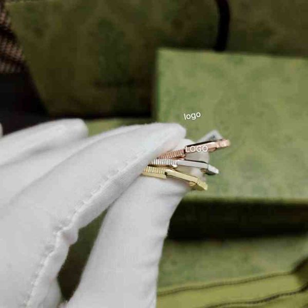 2023 designer new jewelry silver double mirror stripe overlapped ring valentine's day gift
2023 designer new jewelry silver double mirror stripe overlapped ring valentine's day gift