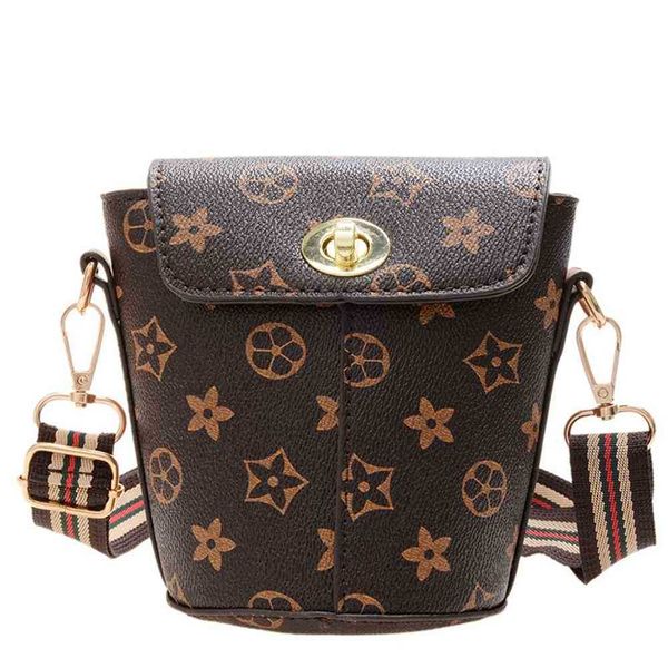 vintage retro flower print crossbody messenger bag flip pu leather shoulder backpack purses for girls lady small size mini fanny pack sport
vintage retro flower print crossbody messenger bag flip pu leather shoulder backpack purses for girls lady small size mini fanny pack sport