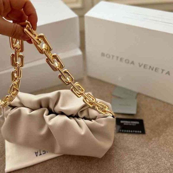 original edition luxury handbags women venetas's designer bottegass 2022 cowhide cloud bag spring tide one shoulder messenger fold chai
original edition luxury handbags women venetas's designer bottegass 2022 cowhide cloud bag spring tide one shoulder messenger fold chai