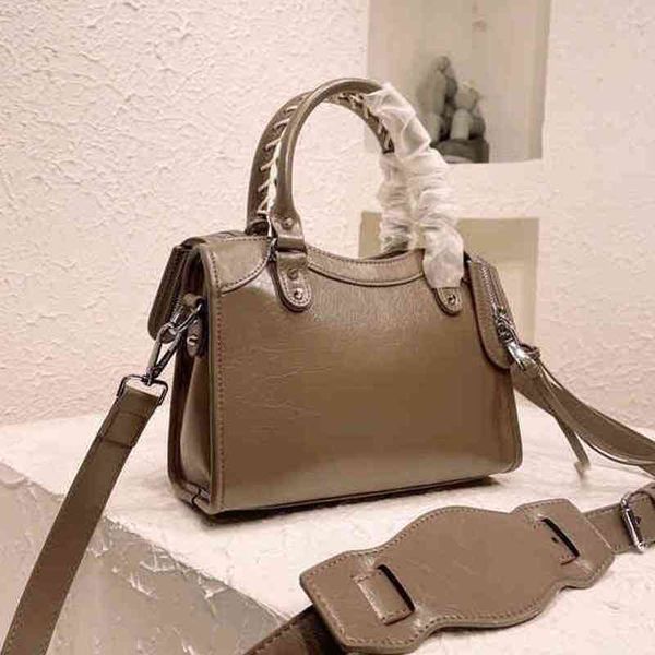 classic city handbag handle tote bag women designer luxury motorcycle shoulder bagss crossbody large capacity metal buckle packs 220315
classic city handbag handle tote bag women designer luxury motorcycle shoulder bagss crossbody large capacity metal buckle packs 220315
