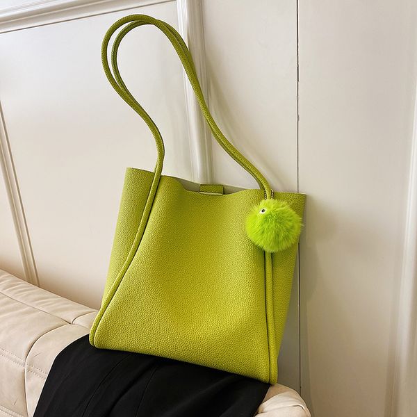 designer tote bag 4 colors women large-capacity simple one-shoulder bag in soft pu with fashion and practical
designer tote bag 4 colors women large-capacity simple one-shoulder bag in soft pu with fashion and practical