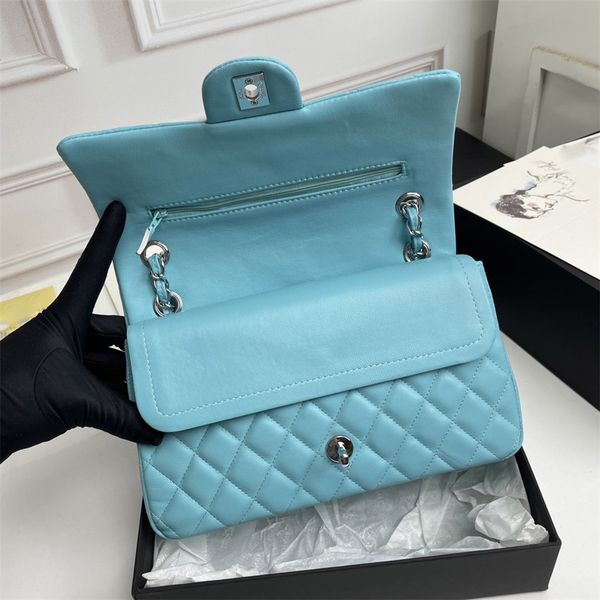 2022 new designer women bag classic shoulder bags leather fashion handbag dress party purse two chains flap
2022 new designer women bag classic shoulder bags leather fashion handbag dress party purse two chains flap