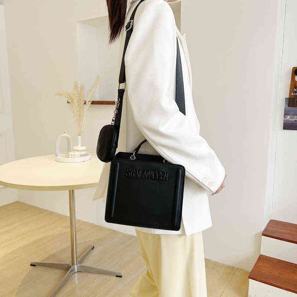 bags2022 summer new fashion simple one shoulder messenger tote women's suit versatile banquet bags for women handbags
bags2022 summer new fashion simple one shoulder messenger tote women's suit versatile banquet bags for women handbags