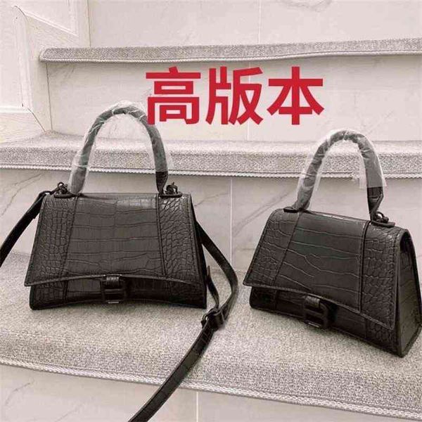 balenciga designer handbag 2022 bag women's crocodile calf crescent messenger hourglasss portable messenger bag high-end fashion a4bz
balenciga designer handbag 2022 bag women's crocodile calf crescent messenger hourglasss portable messenger bag high-end fashion a4bz