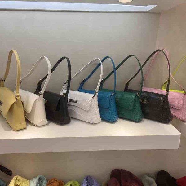 luxury designer handbag italy balenciga 22 new summer clamshell method stick advanced feeling b-button hourglass underarm women's leath
luxury designer handbag italy balenciga 22 new summer clamshell method stick advanced feeling b-button hourglass underarm women's leath