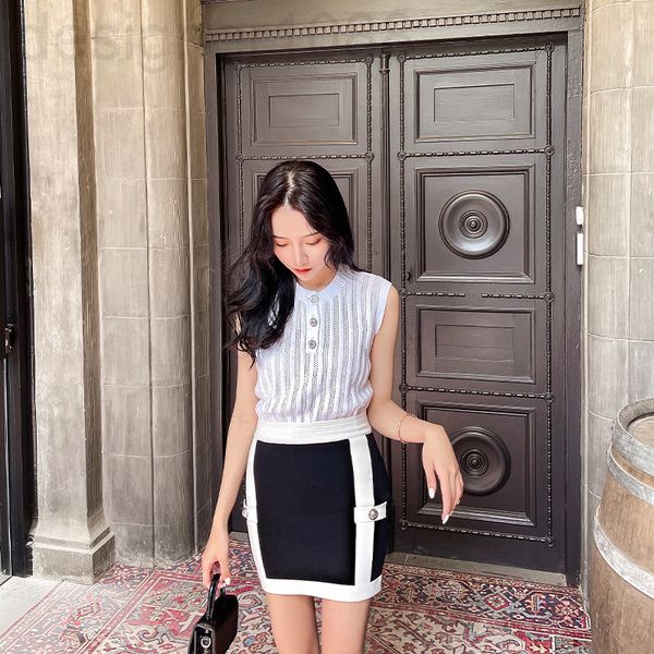 skirts designer 2021 xia xiaoxiang style hollow out stripe sleeveless knit round neck versatile simple vest half open chest button female o4, Black
skirts designer 2021 xia xiaoxiang style hollow out stripe sleeveless knit round neck versatile simple vest half open chest button female o4, Black