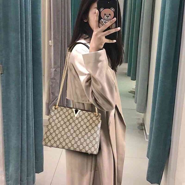60% off wholesale 2022 new bag women's summer fashion versatile texture armpit shoulder handbag chain msenger trend letter printed shou
60% off wholesale 2022 new bag women's summer fashion versatile texture armpit shoulder handbag chain msenger trend letter printed shou