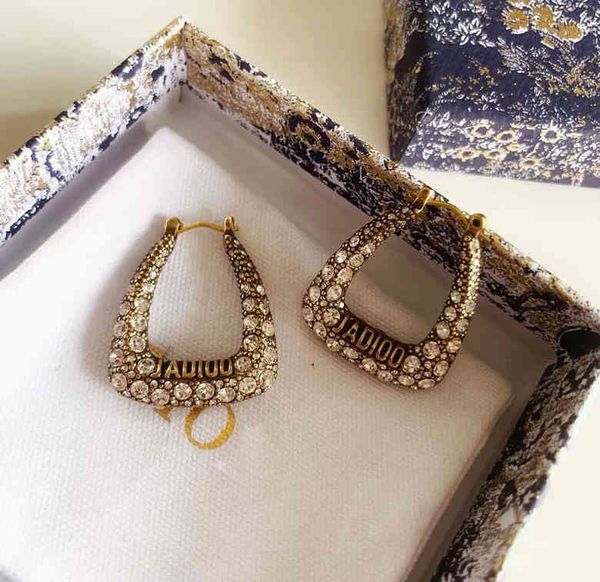fine jewellery ornament charm earring u-shaped full diamond earrings, old temperament, light luxury female earrings, Golden
fine jewellery ornament charm earring u-shaped full diamond earrings, old temperament, light luxury female earrings, Golden