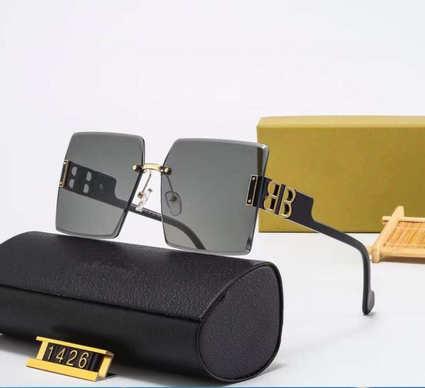 2022 futuristische big frame bb sunglasses zonnebril vrouwen mannen uv400 merk designer zwart roze luipaard kleine eyeglass oculos de sol 14, White;black
2022 futuristische big frame bb sunglasses zonnebril vrouwen mannen uv400 merk designer zwart roze luipaard kleine eyeglass oculos de sol 14, White;black