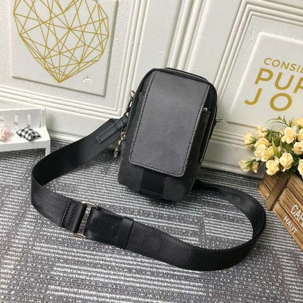 men designer messenger bag women shoulder bags leather crossbody purse leisure carry mobile phone package fashion mini wallet m81005
men designer messenger bag women shoulder bags leather crossbody purse leisure carry mobile phone package fashion mini wallet m81005