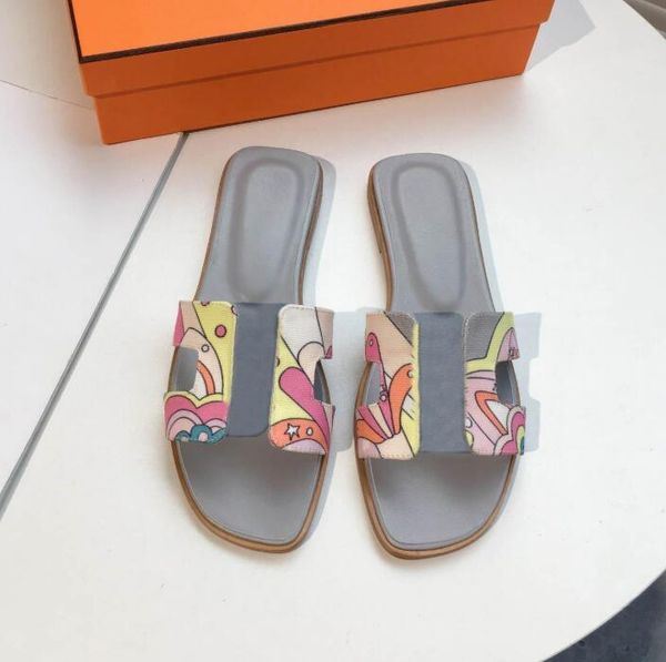 women beach slippers summer fashion temperament woman flip flops leather lady metal shoes flat ladies slide, Black
women beach slippers summer fashion temperament woman flip flops leather lady metal shoes flat ladies slide, Black