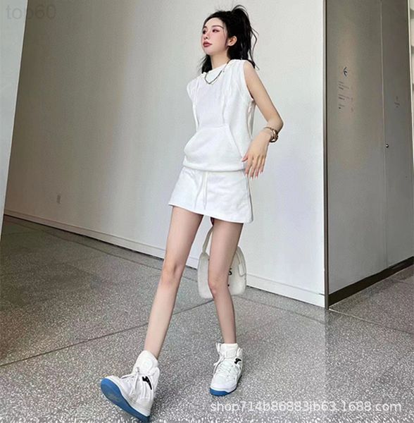 women's tracksuits designer fashion suit women's spring and summer towel embroidered decorative hem simple casual style sleeveless, Gray
women's tracksuits designer fashion suit women's spring and summer towel embroidered decorative hem simple casual style sleeveless, Gray