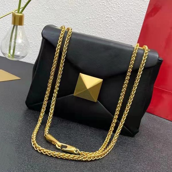 catwalk style shoulder bag retro contrasting color rivet decoration hardware chain ladies new handbag fashion multifunctional versatile cros
catwalk style shoulder bag retro contrasting color rivet decoration hardware chain ladies new handbag fashion multifunctional versatile cros