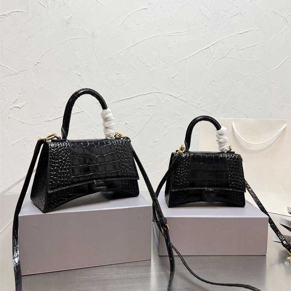 crossbody designer bag fashion evening bags leather version shoulder hourglass bag 8 colors size 23cm / 19cm gift box
crossbody designer bag fashion evening bags leather version shoulder hourglass bag 8 colors size 23cm / 19cm gift box