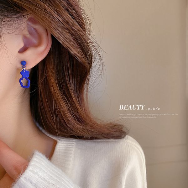 silver needle klein blue hollow flower earrings korean small and delicate ear stud personality high sense graceful earrings women, Golden
silver needle klein blue hollow flower earrings korean small and delicate ear stud personality high sense graceful earrings women, Golden