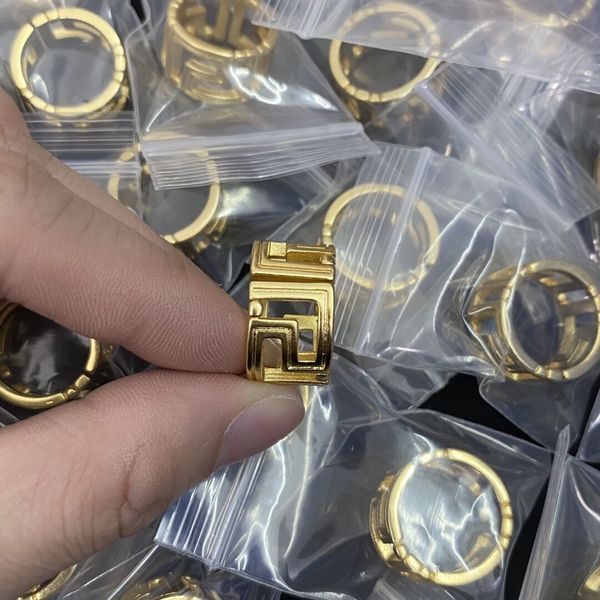 fashion new designed wedding rings women's banshee medusa head portrait 18k gold plated ladies rings designer jewelry r01, Slivery;golden
fashion new designed wedding rings women's banshee medusa head portrait 18k gold plated ladies rings designer jewelry r01, Slivery;golden