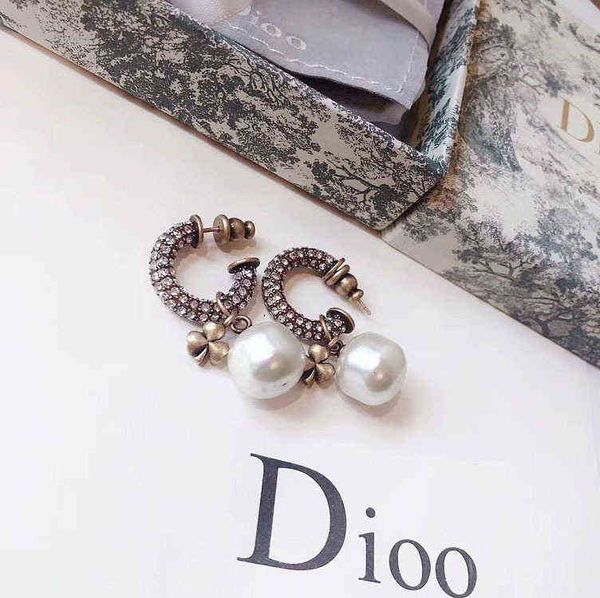made old c-shaped pearl earrings fashion trend full diamond clover earrings, Golden
made old c-shaped pearl earrings fashion trend full diamond clover earrings, Golden