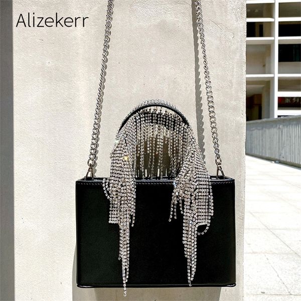 luxury tassel evening handbag women korean summer diamonds square shoulder bags evening clutch black purse 220809
luxury tassel evening handbag women korean summer diamonds square shoulder bags evening clutch black purse 220809