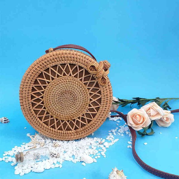 evening bag woven round straw for summer women fashoin handmade hollow out shoulder beach reed rattan girl holiaday 220622
evening bag woven round straw for summer women fashoin handmade hollow out shoulder beach reed rattan girl holiaday 220622