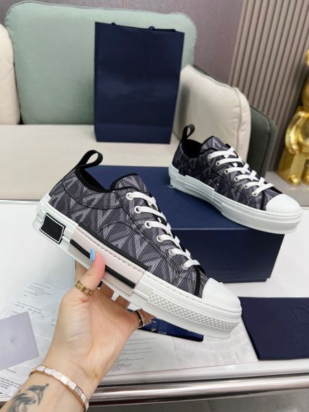 2022 casual shoes designer men women sneakers white black mens trainers sports shoe
2022 casual shoes designer men women sneakers white black mens trainers sports shoe