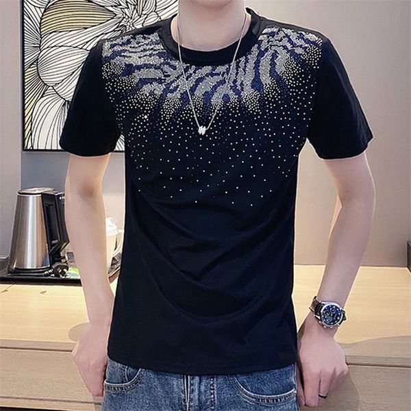 luxury rhinestones tshirts men summer short sleeve slim casual tshirt fashion streetwear social tee round neck men clothing 220706, White;black
luxury rhinestones tshirts men summer short sleeve slim casual tshirt fashion streetwear social tee round neck men clothing 220706, White;black