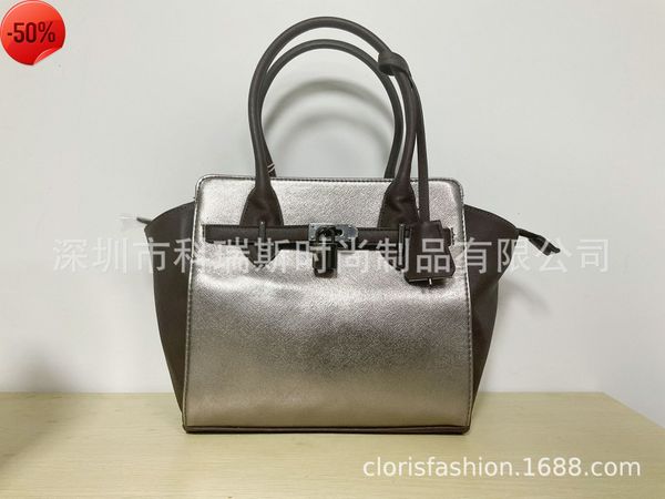 luxury designermetal color material fashion portable princess single shoulder buckle oblique span women's bag
luxury designermetal color material fashion portable princess single shoulder buckle oblique span women's bag