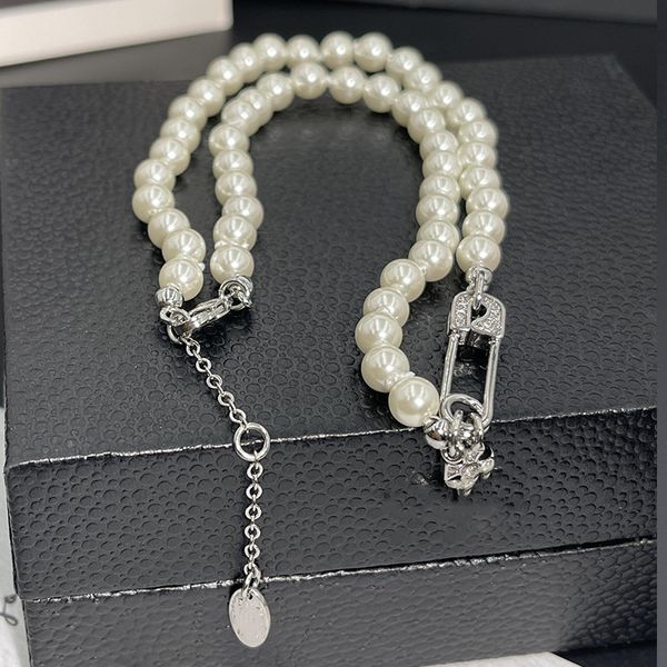 western west queen with the same wood star vivi pearl pin necklace european and american fashion ins1 :1 brass plated clavicle women, Silver
western west queen with the same wood star vivi pearl pin necklace european and american fashion ins1 :1 brass plated clavicle women, Silver
