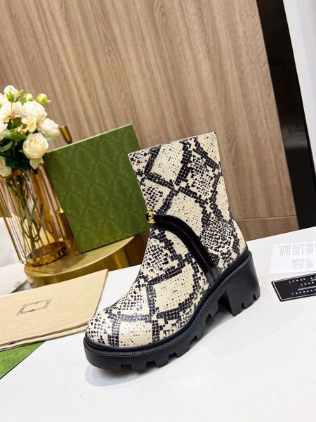 ankle boots women leather martin boot 2022 new style classic fashion calfskin short booty, Black
ankle boots women leather martin boot 2022 new style classic fashion calfskin short booty, Black