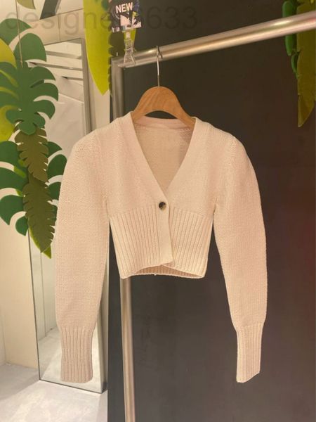 women's knits & tees designer aw dawangjia 22 spring v-neck one button short wool knitted cardigan solid color versatile coat women a3y, White
women's knits & tees designer aw dawangjia 22 spring v-neck one button short wool knitted cardigan solid color versatile coat women a3y, White