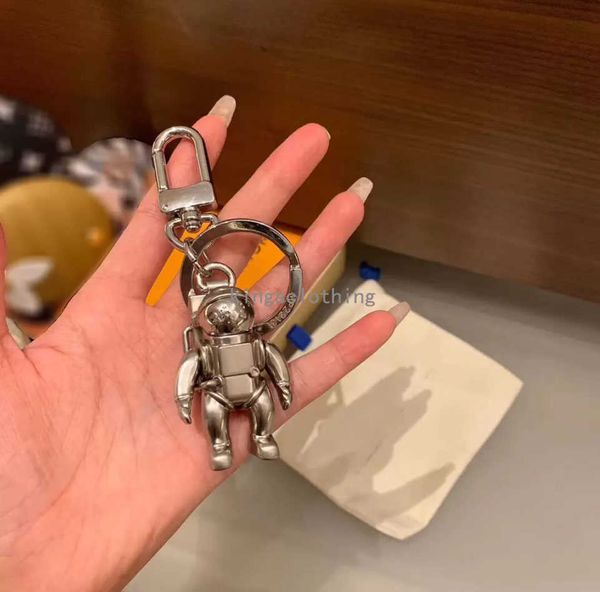 2021 luxury designer keychain car key chain men women bag pendant accessories with box 2 options good nice, Silver
2021 luxury designer keychain car key chain men women bag pendant accessories with box 2 options good nice, Silver